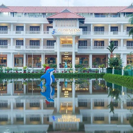 Rustic Leisures Llp Hotel Kochi Exterior photo
