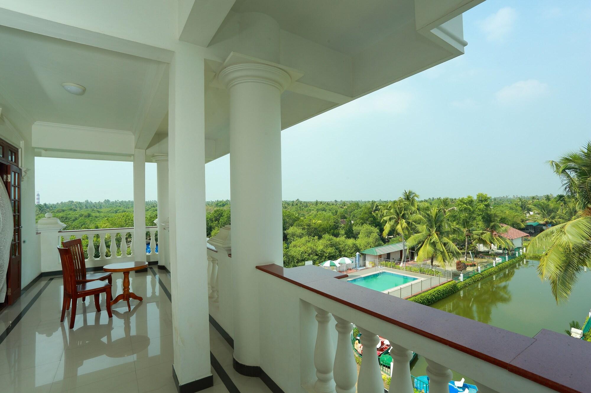Rustic Leisures Llp Hotel Kochi Exterior photo