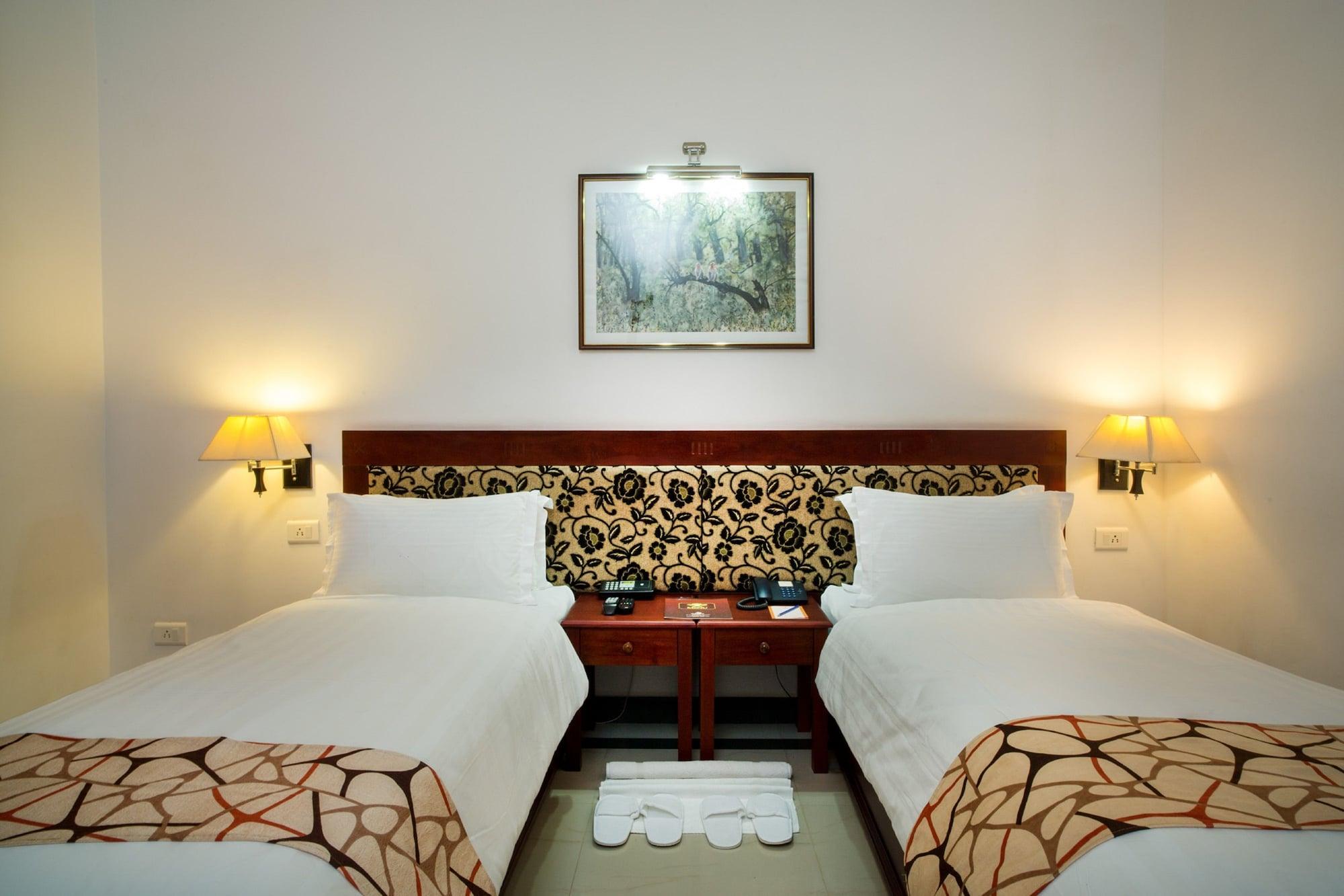 Rustic Leisures Llp Hotel Kochi Exterior photo