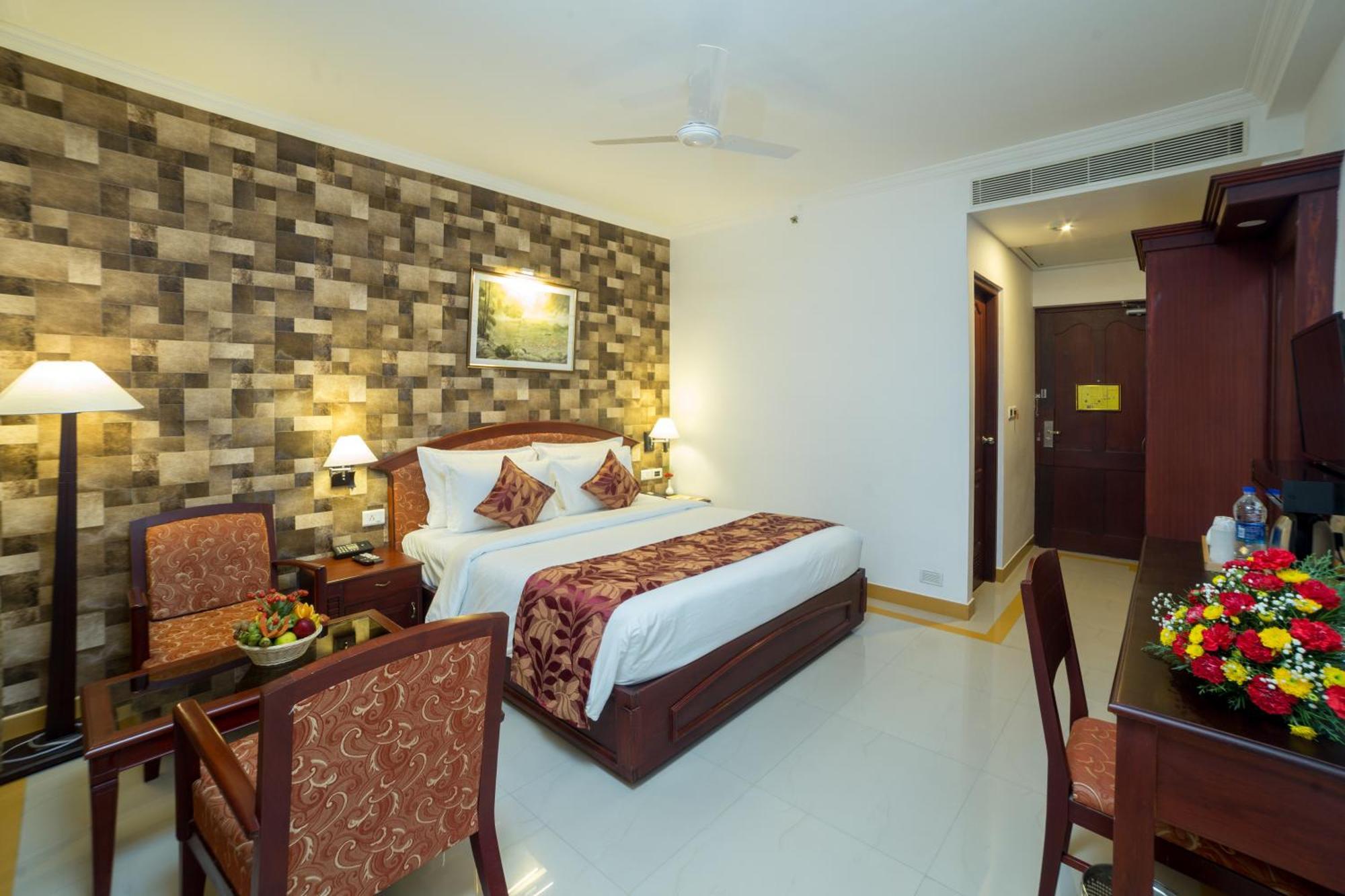 Rustic Leisures Llp Hotel Kochi Exterior photo