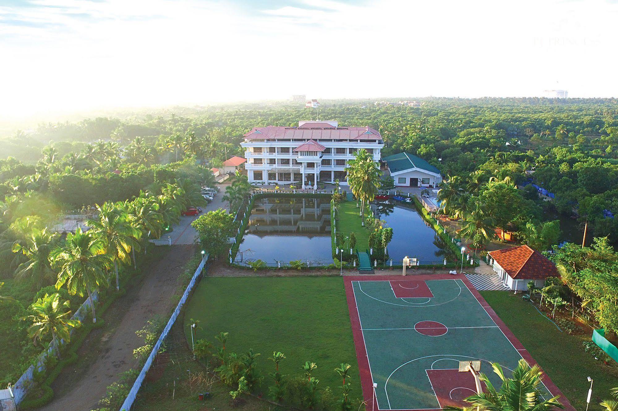 Rustic Leisures Llp Hotel Kochi Exterior photo