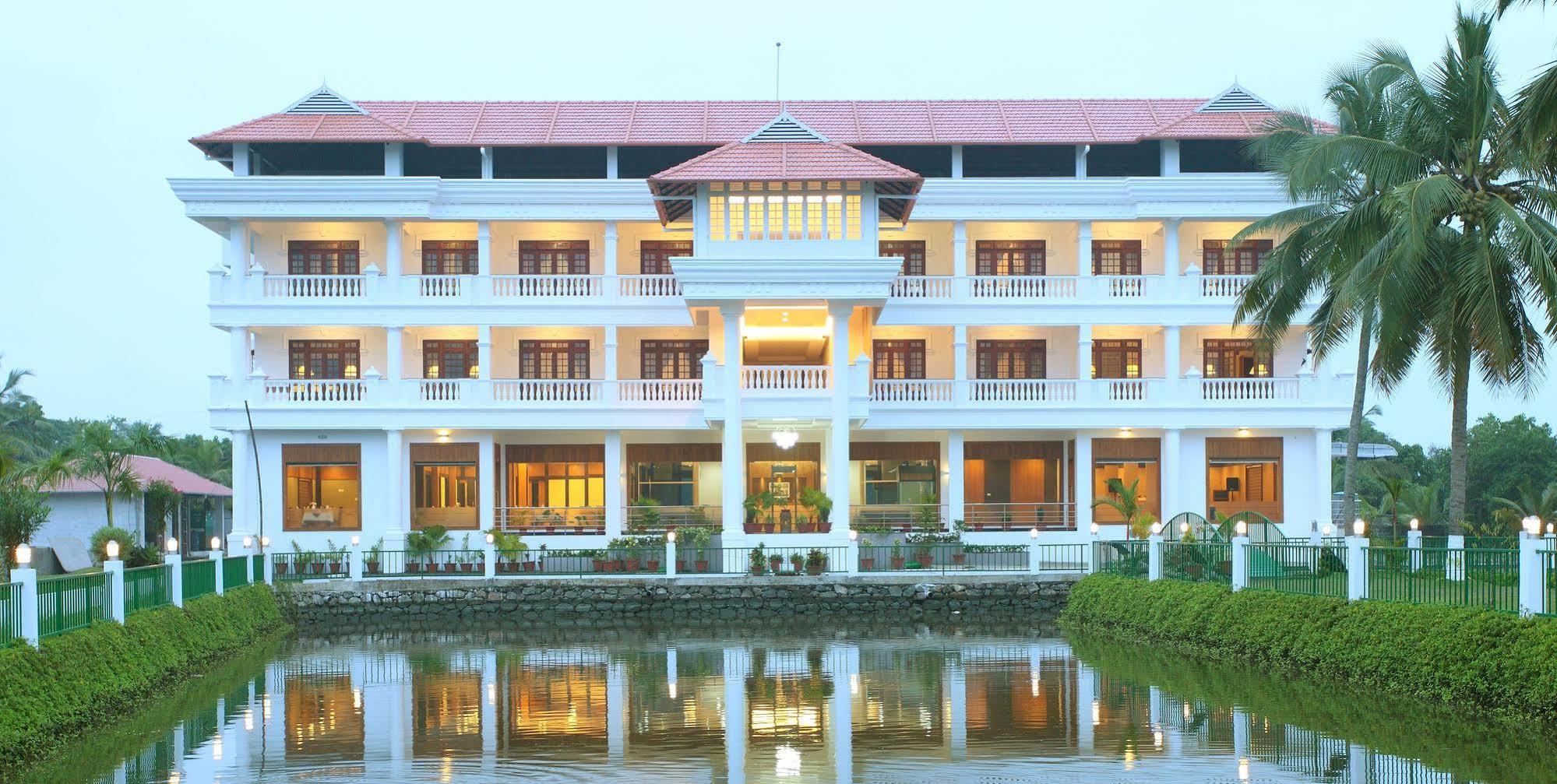 Rustic Leisures Llp Hotel Kochi Exterior photo